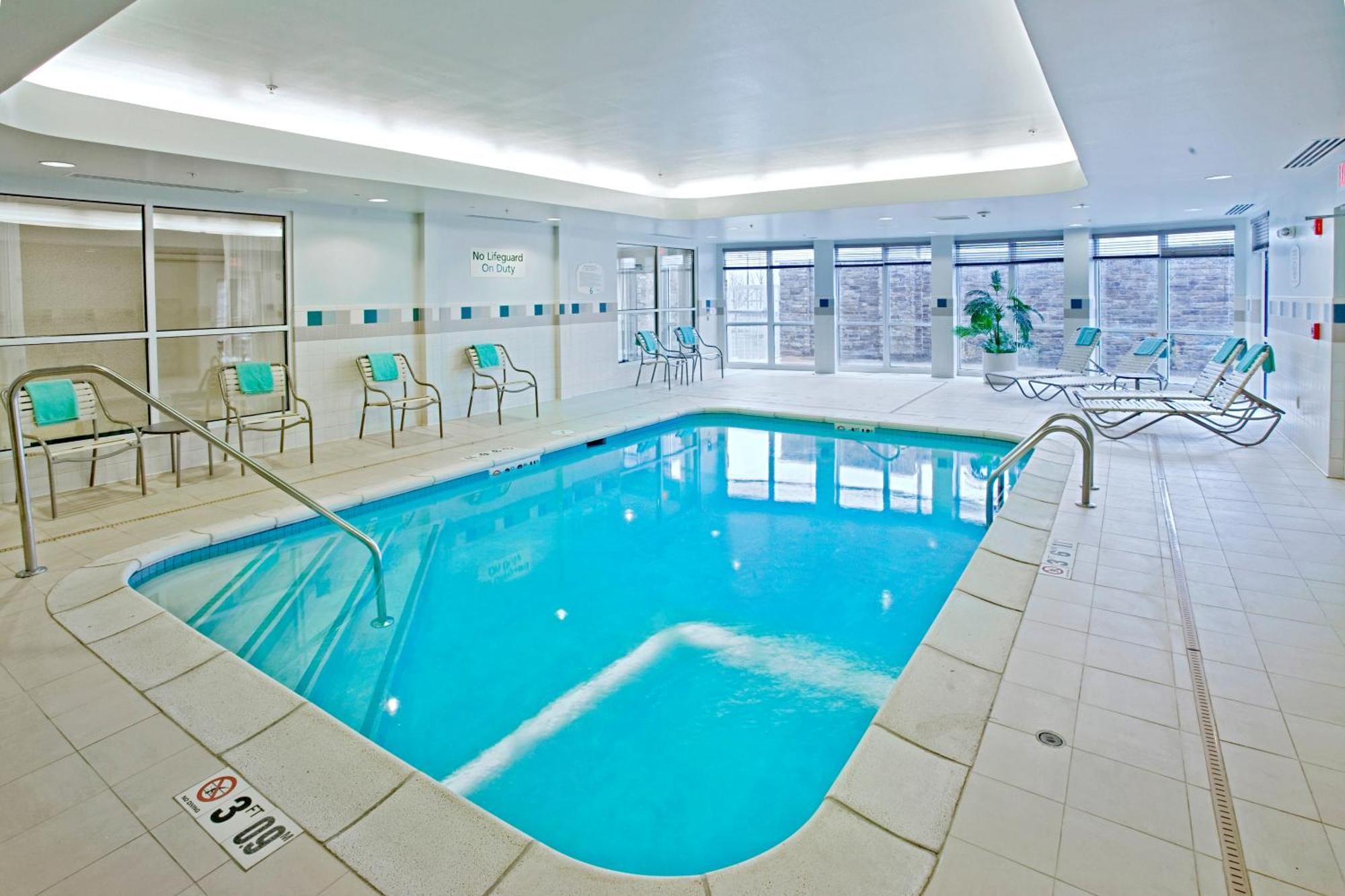 Courtyard Des Moines Ankeny Hotel Екстериор снимка