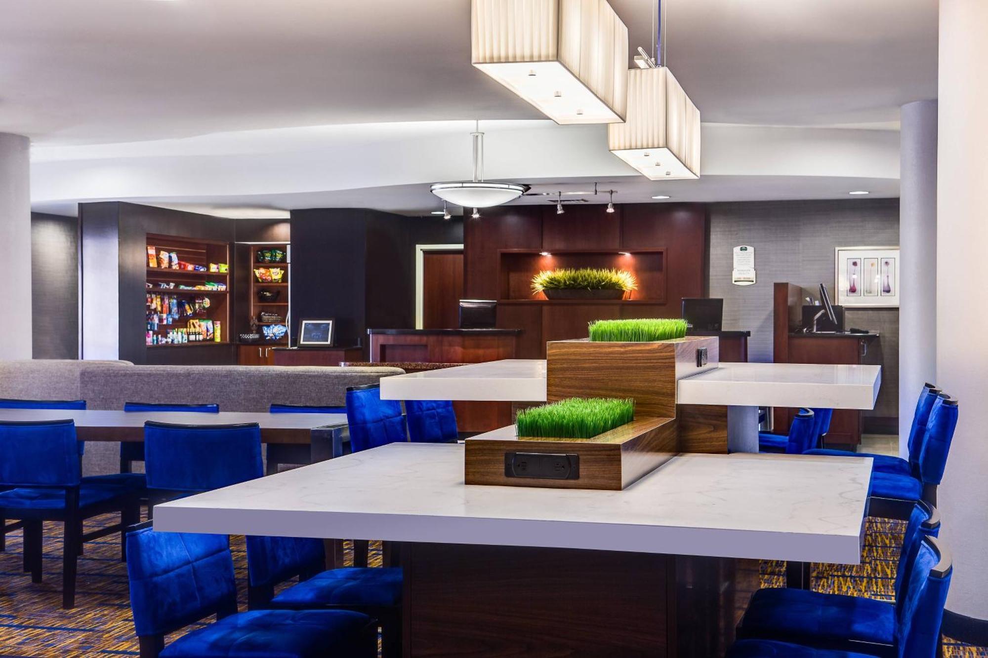Courtyard Des Moines Ankeny Hotel Екстериор снимка