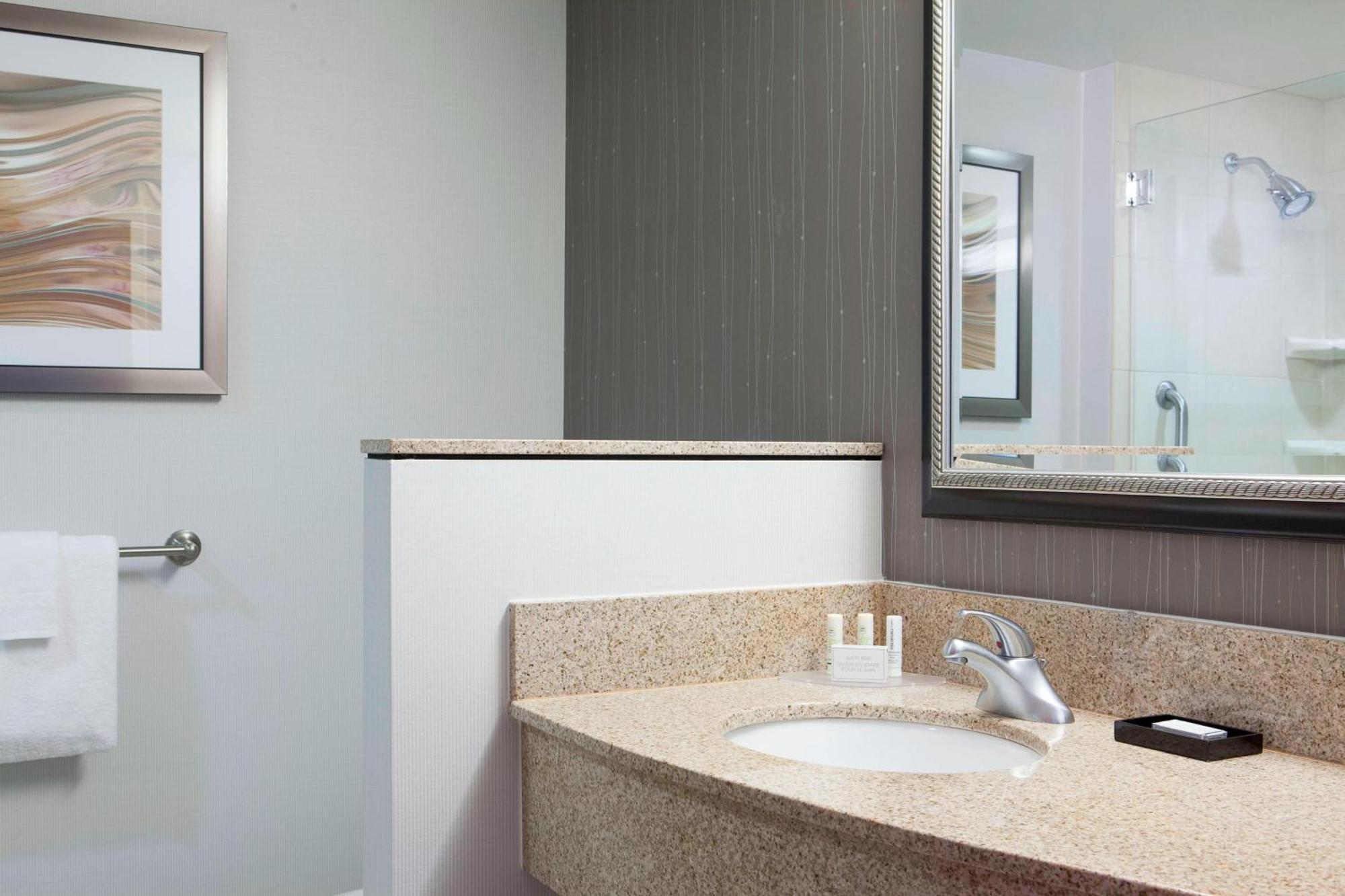 Courtyard Des Moines Ankeny Hotel Екстериор снимка